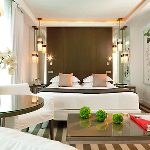 Le A 4* Paris